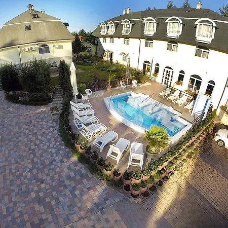 Hotel Gyoengye-az Erdo Szallodaja Gosztola