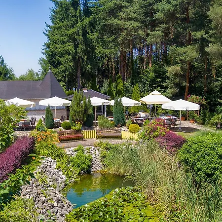 Gyoengye-az Erdo Szallodaja Hotel