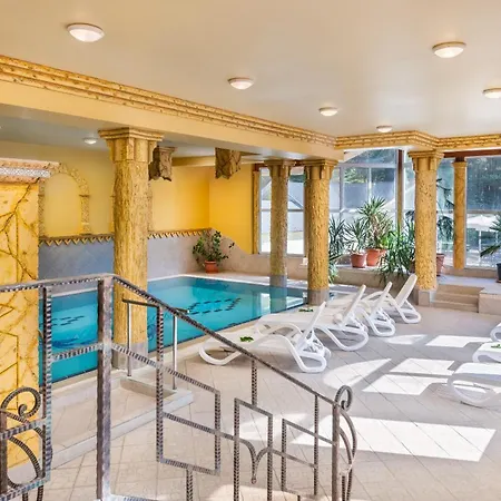 Gyoengye-az Erdo Szallodaja Hotel Gosztola