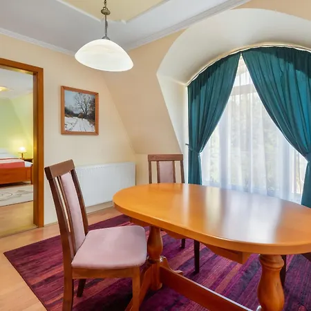 Gyoengye-az Erdo Szallodaja 3*