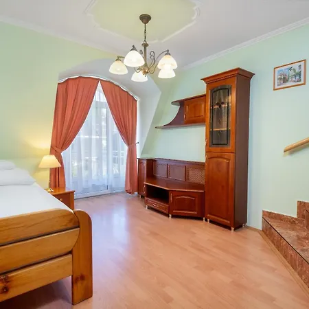 Gyoengye-az Erdo Szallodaja 3* Gosztola