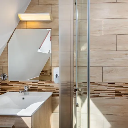 Gyoengye-az Erdo Szallodaja