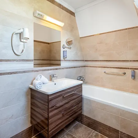 Hotel Gyöngye-az Erdő Szállodája 3*