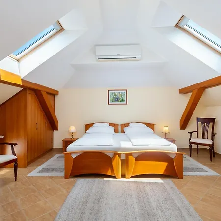 Gyoengye-az Erdo Szallodaja 3*