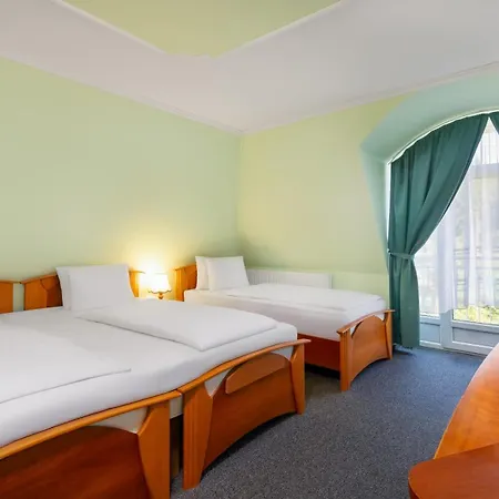 Gyoengye-az Erdo Szallodaja Gosztola