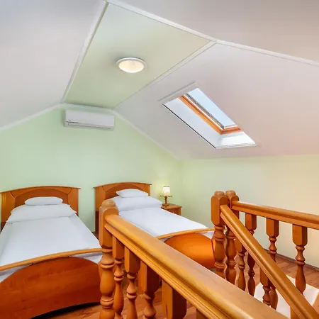 Hotel Gyoengye-az Erdo Szallodaja