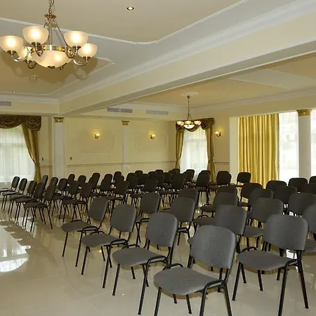 Hotel Gyoengye-az Erdo Szallodaja Gosztola