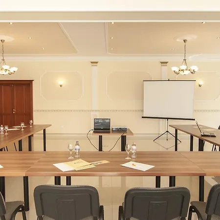 Hotel Gyoengye-az Erdo Szallodaja 3*