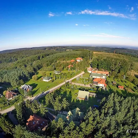 Gyoengye-az Erdo Szallodaja Gosztola